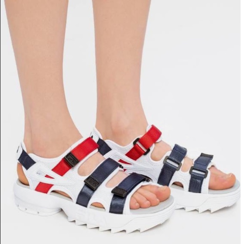 New in box Fila disruptor sandals womens size 9
